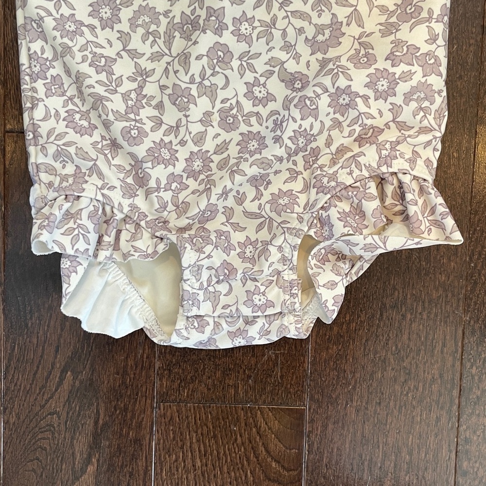 Quincy Mae Olivia Rashguard Onepiece with Ruffle Size 18-24 month - Picture 2 of 6